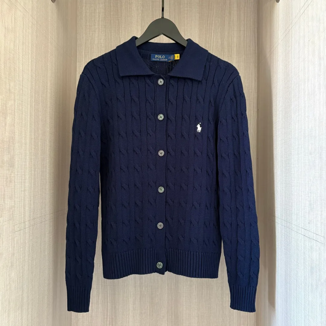 P240 RALPH LAUREN Eleven colors small label embroidered lapel long-sleeved knitted sweater men's and women's couple tops Eleven colors Colors: White Black Navy Blue (Red Label) Navy Blue (White Label) Apricot Gray Pink Red Khaki Blue Dark Red Size: S M L XL Material: Cotton Weight: 680g